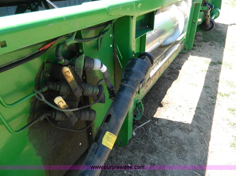 image for item AQ9483 2002 John Deere 925F flex platform head