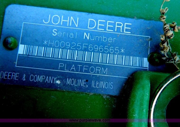 image for item AQ9483 2002 John Deere 925F flex platform head