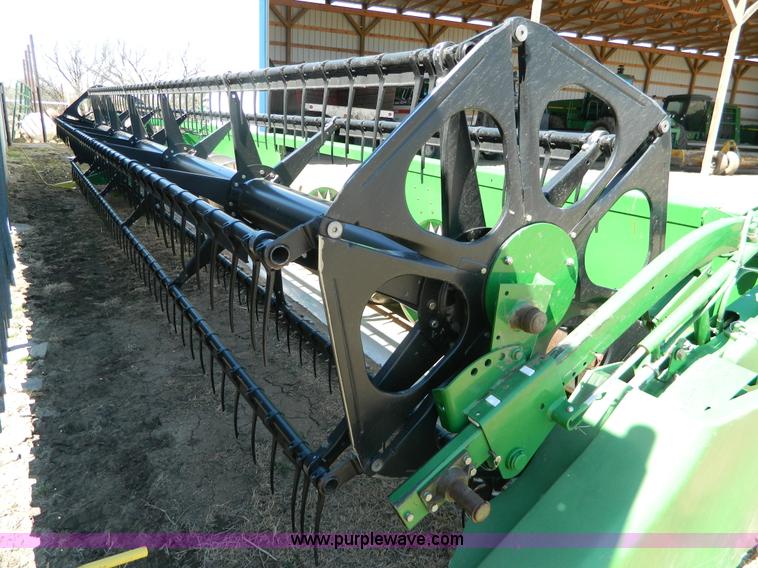 image for item AQ9483 2002 John Deere 925F flex platform head