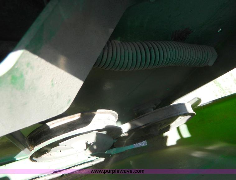 image for item AQ9483 2002 John Deere 925F flex platform head