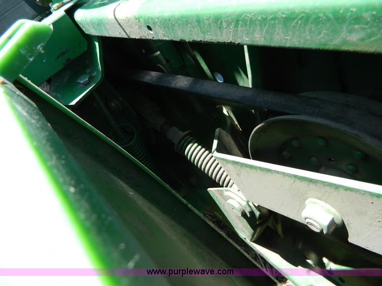 image for item AQ9483 2002 John Deere 925F flex platform head