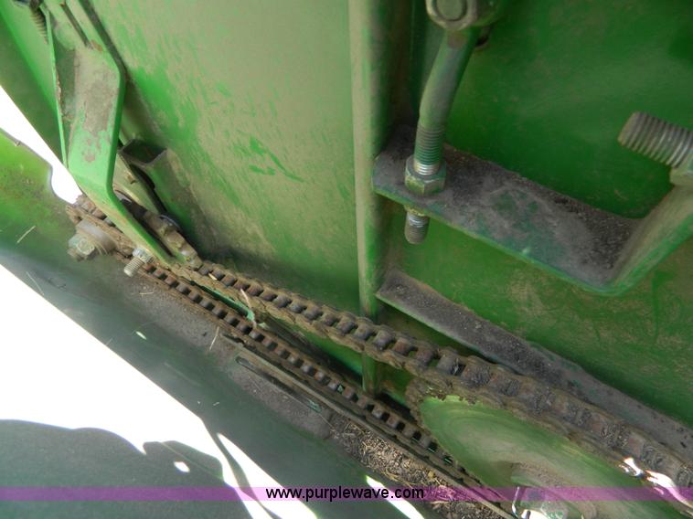 image for item AQ9483 2002 John Deere 925F flex platform head