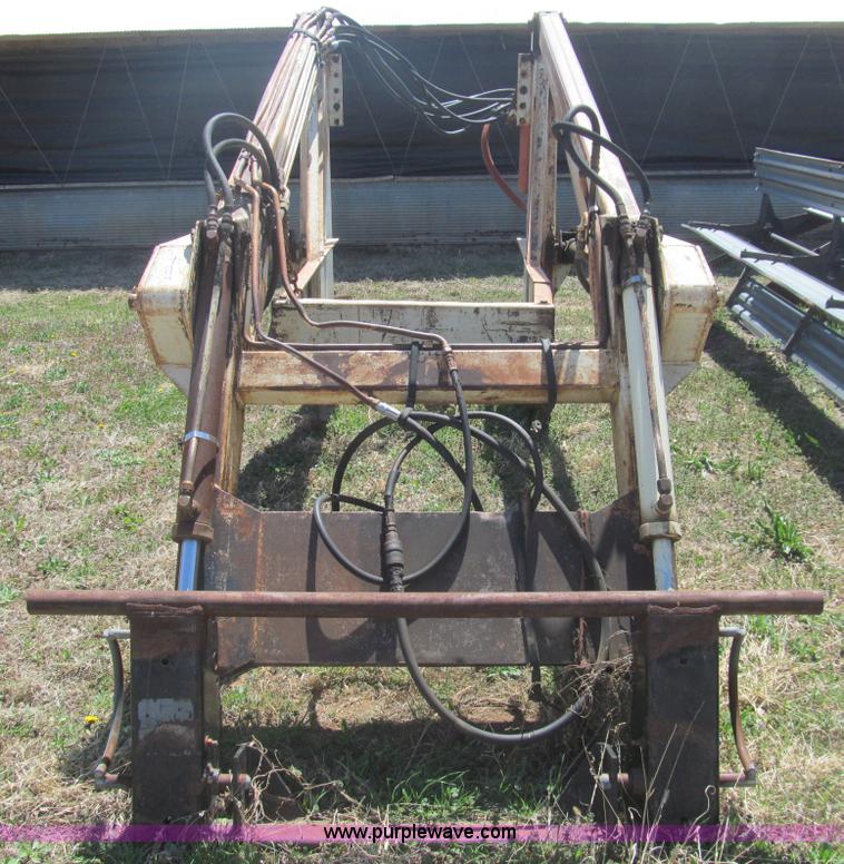 image for item AQ9839 Great Bend 800 Hi-Master loader