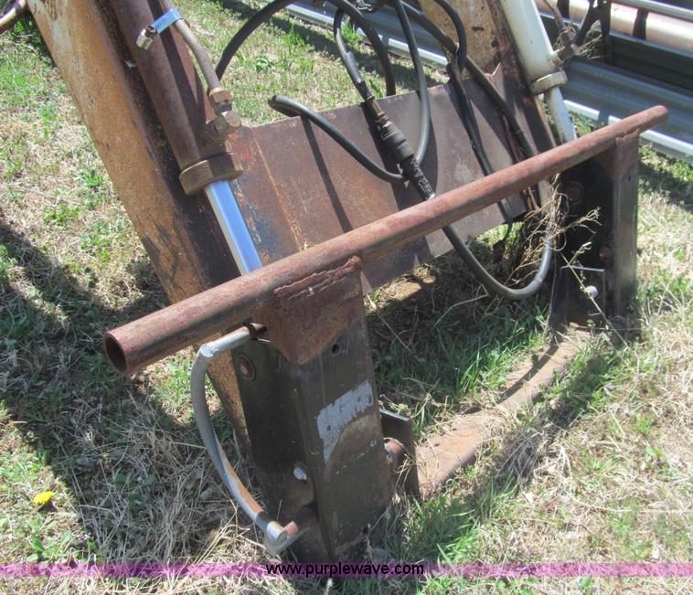 image for item AQ9839 Great Bend 800 Hi-Master loader