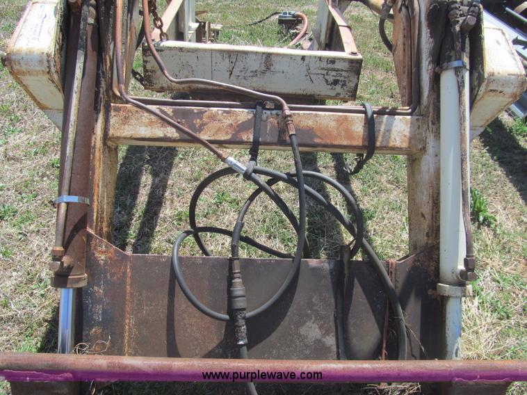 image for item AQ9839 Great Bend 800 Hi-Master loader