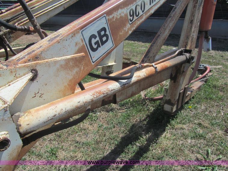 image for item AQ9839 Great Bend 800 Hi-Master loader