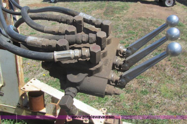 image for item AQ9839 Great Bend 800 Hi-Master loader