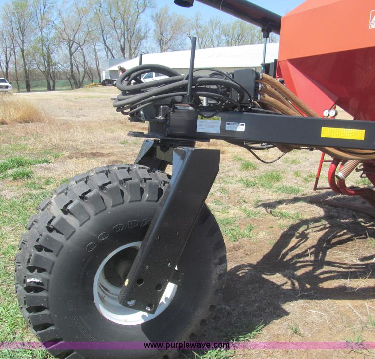 image for item AQ9844 AGCO White SC144 seed cart