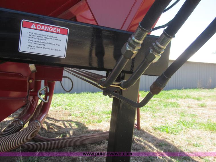 image for item AQ9844 AGCO White SC144 seed cart