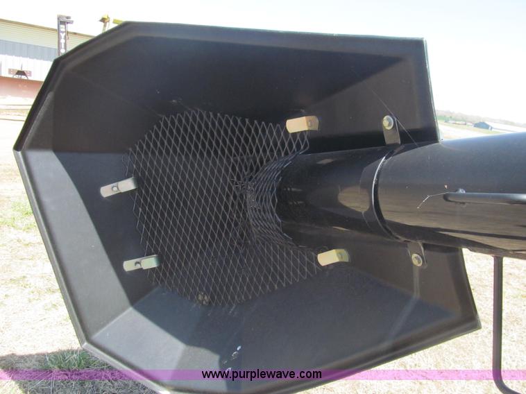 image for item AQ9844 AGCO White SC144 seed cart