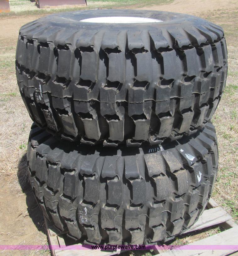 image for item AQ9844 AGCO White SC144 seed cart