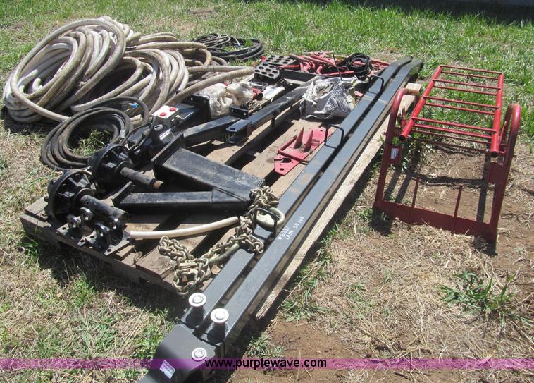 image for item AQ9844 AGCO White SC144 seed cart