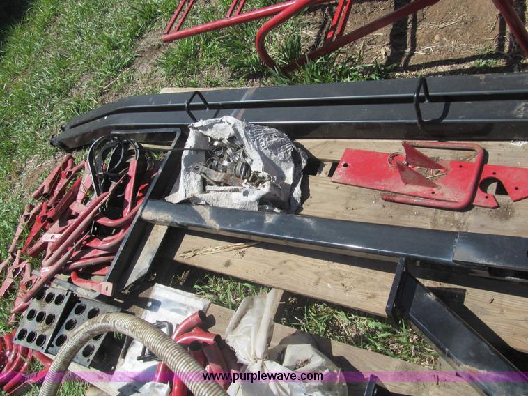 image for item AQ9844 AGCO White SC144 seed cart