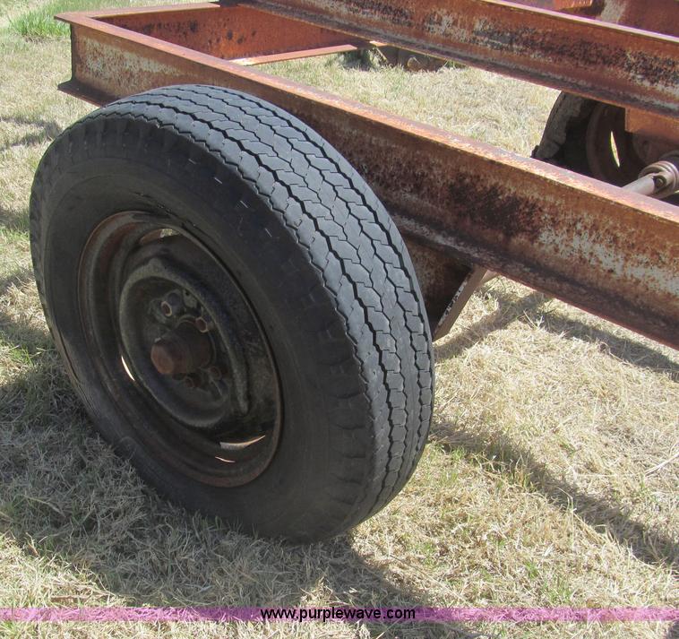 image for item AQ9848 20' header trailer