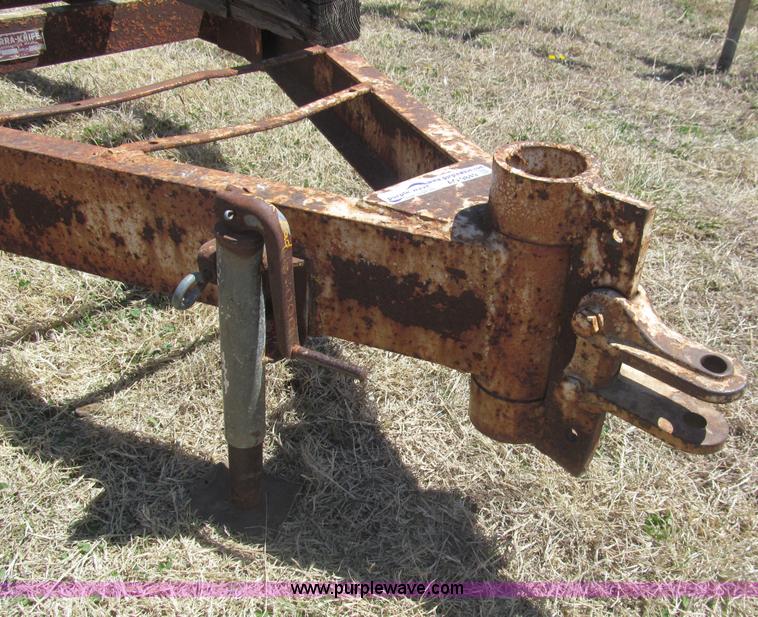 image for item AQ9849 Terra-Knife 19' header trailer