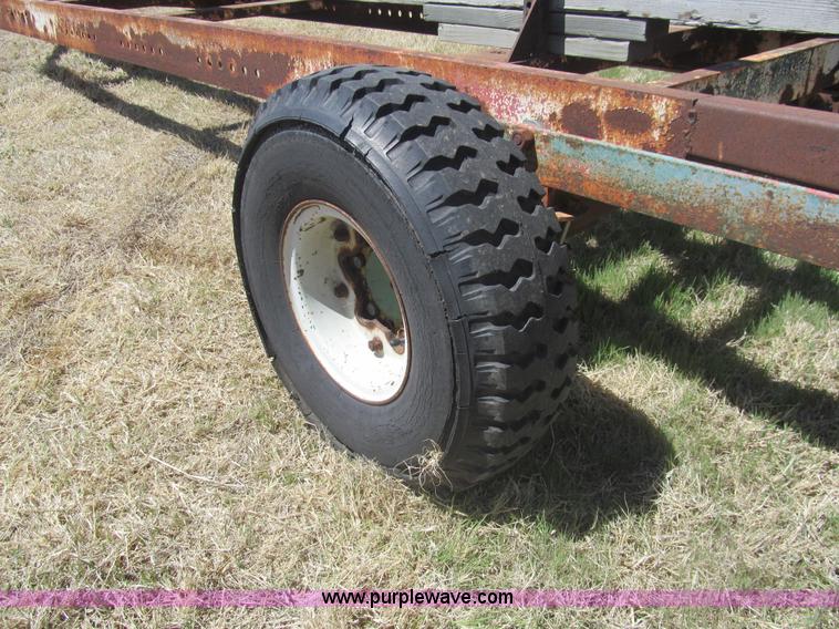 image for item AQ9849 Terra-Knife 19' header trailer