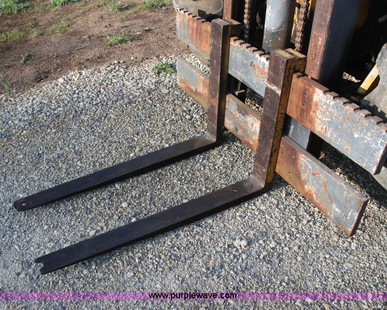 image for item B8409 Massey-Ferguson H50 rough terrain forklift