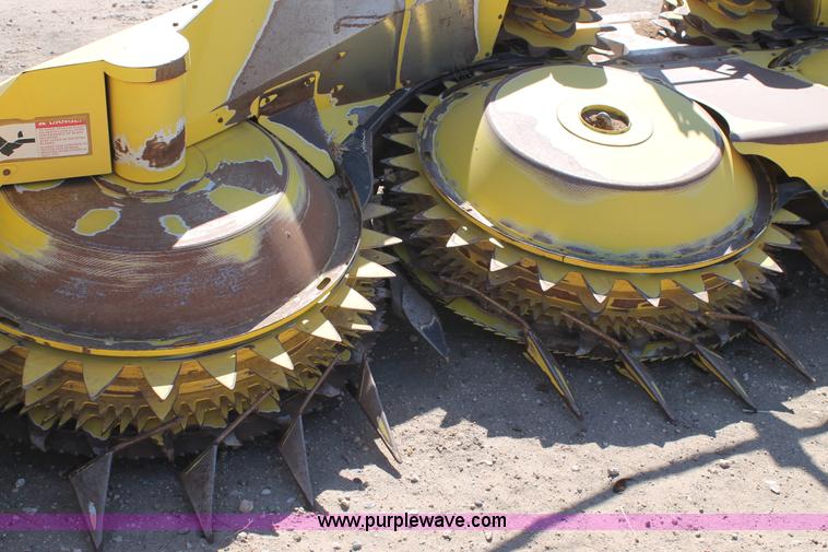 image for item C3814 2007 John Deere 678 rotary forage head