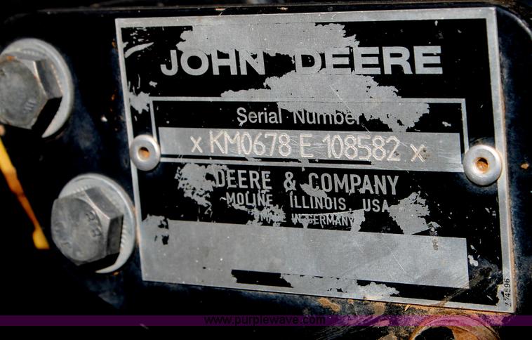 image for item C3814 2007 John Deere 678 rotary forage head