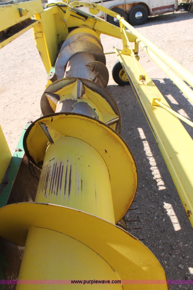 image for item C3815 2006 John Deere 640B hay pickup head