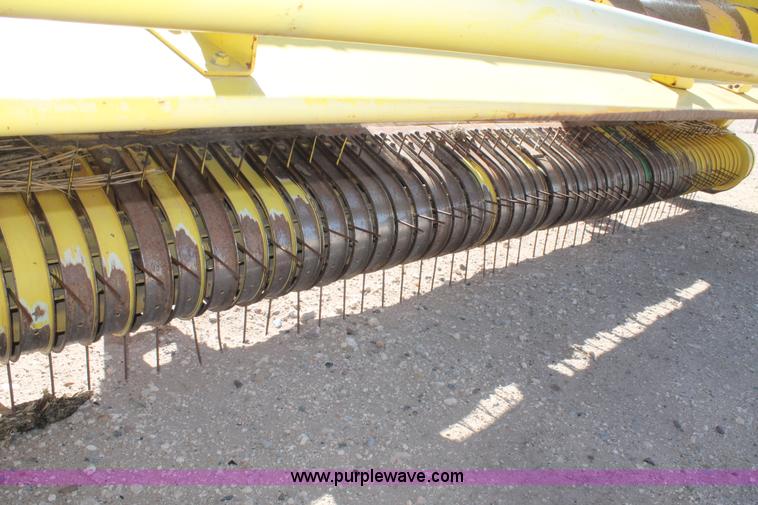 image for item C3815 2006 John Deere 640B hay pickup head