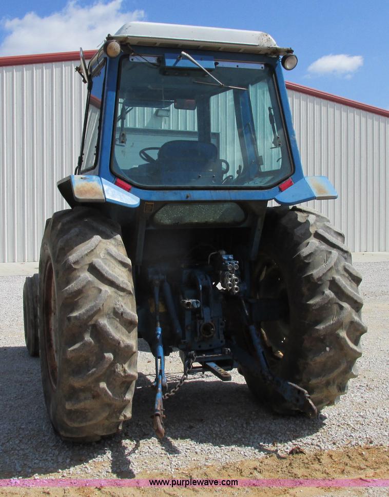 image for item D3957 1982 Ford 7710 tractor