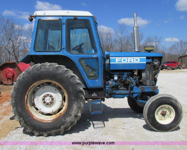 image for item D3957 1982 Ford 7710 tractor