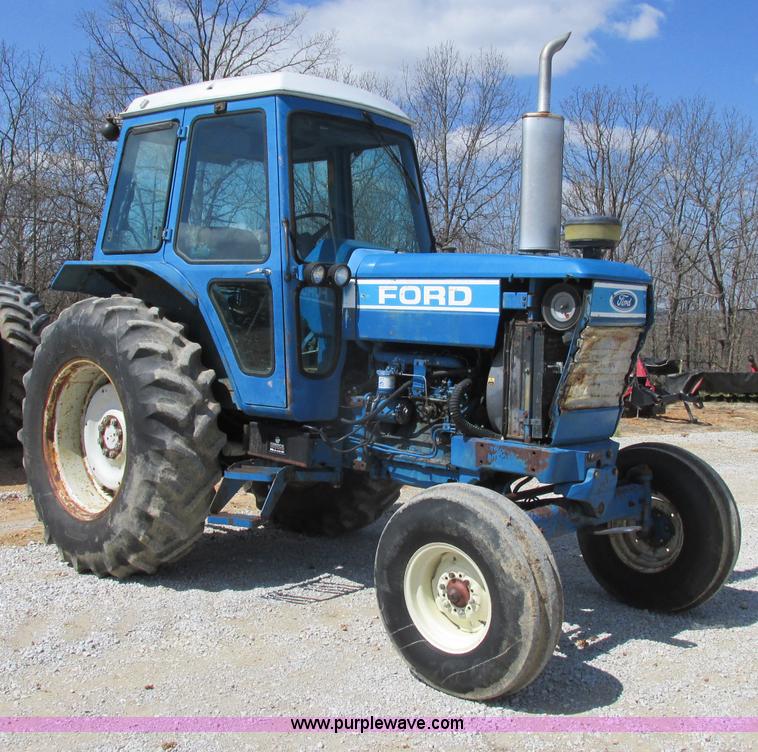 image for item D3957 1982 Ford 7710 tractor