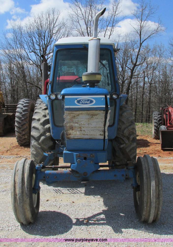 image for item D3957 1982 Ford 7710 tractor