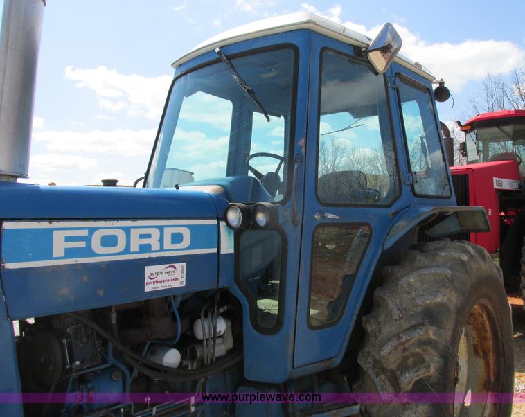 image for item D3957 1982 Ford 7710 tractor