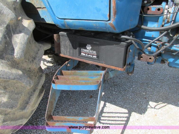 image for item D3957 1982 Ford 7710 tractor