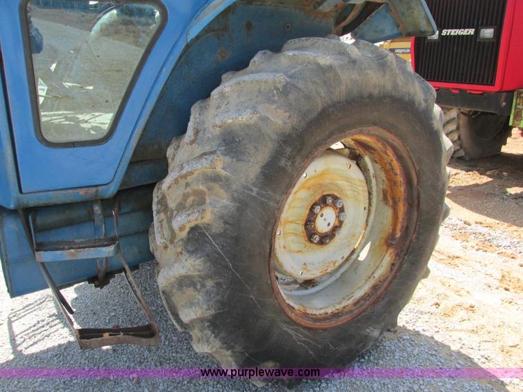image for item D3957 1982 Ford 7710 tractor