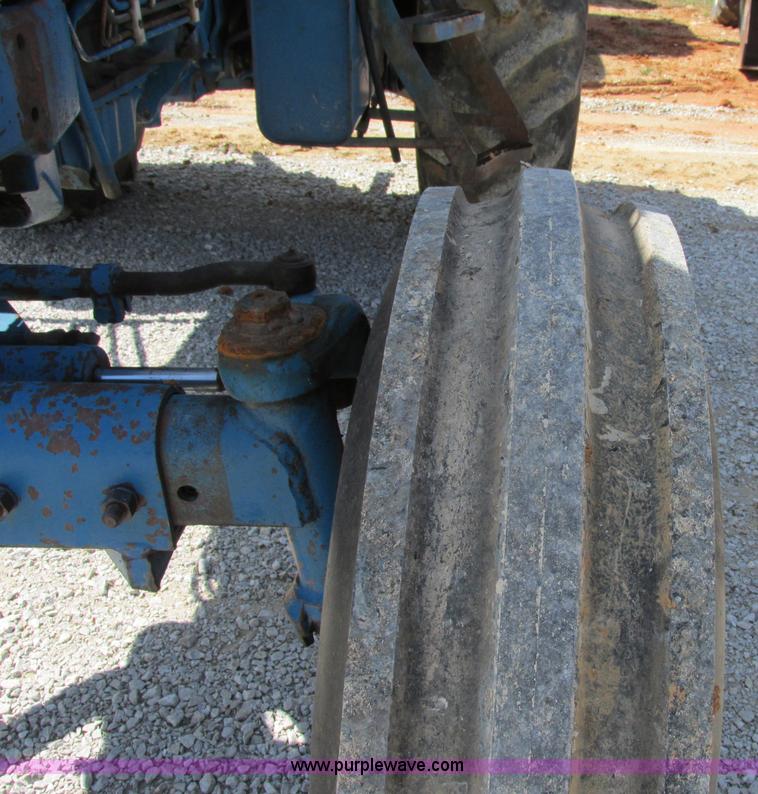 image for item D3957 1982 Ford 7710 tractor