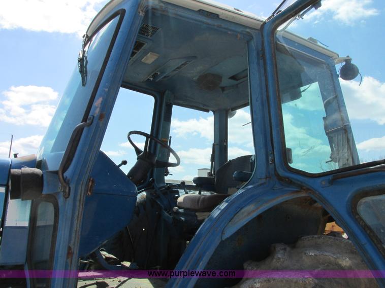 image for item D3957 1982 Ford 7710 tractor