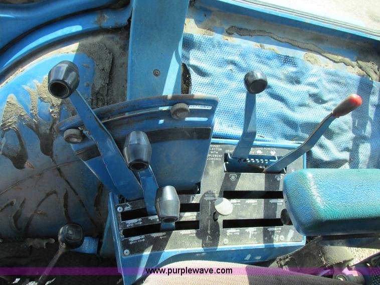 image for item D3957 1982 Ford 7710 tractor