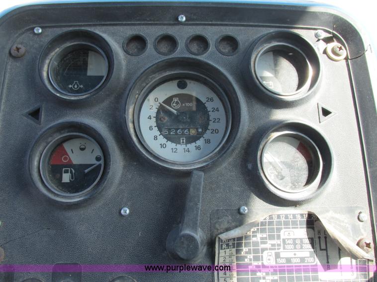 image for item D3957 1982 Ford 7710 tractor