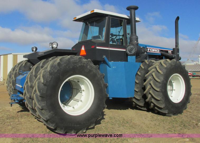 image for item E5441 1993 Ford 946 Versatile 4WD tractor