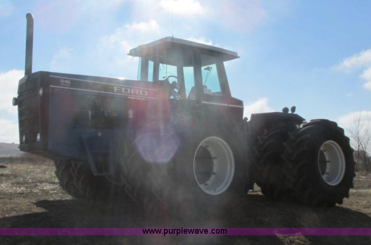 image for item E5441 1993 Ford 946 Versatile 4WD tractor