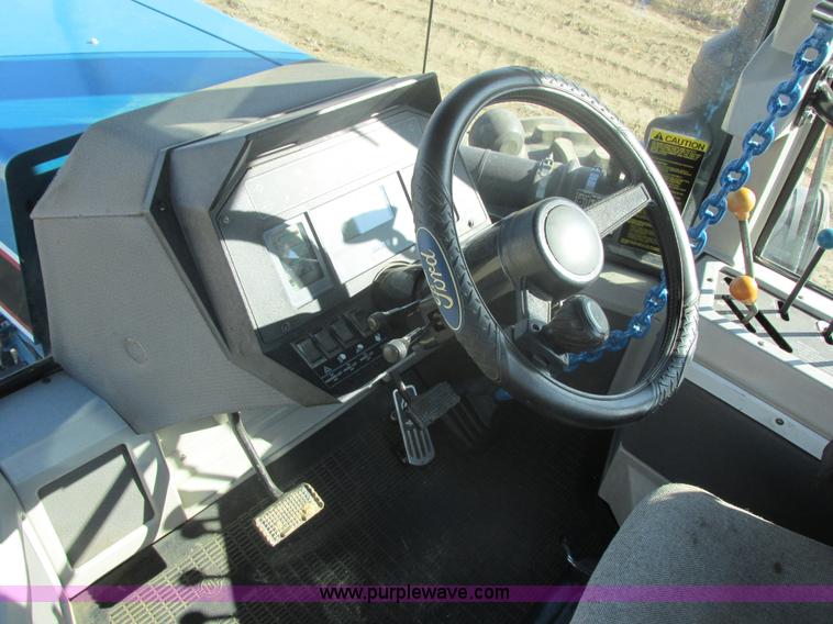 image for item E5441 1993 Ford 946 Versatile 4WD tractor