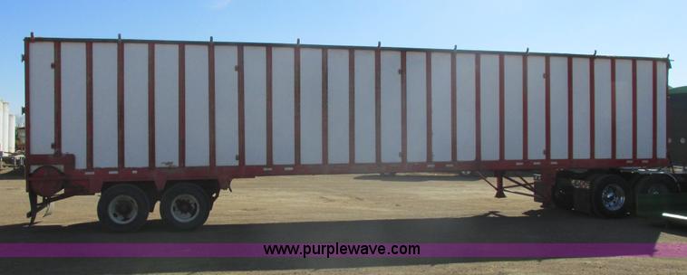 image for item E5442 1976 Bobcat 52' live bottom trailer