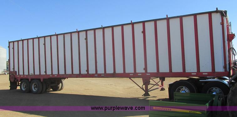 image for item E5442 1976 Bobcat 52' live bottom trailer