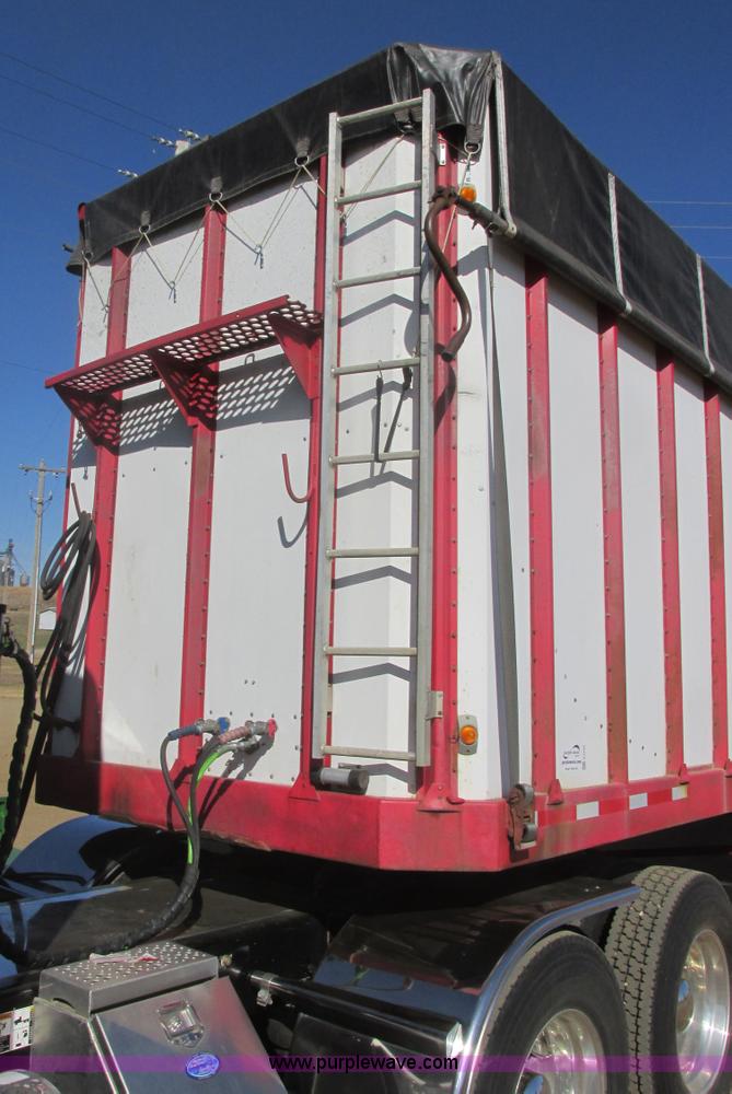 image for item E5442 1976 Bobcat 52' live bottom trailer