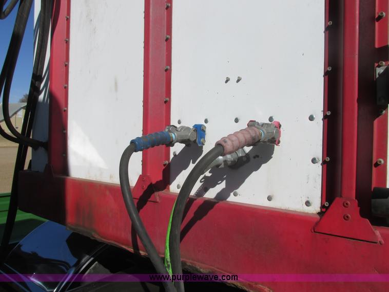 image for item E5442 1976 Bobcat 52' live bottom trailer