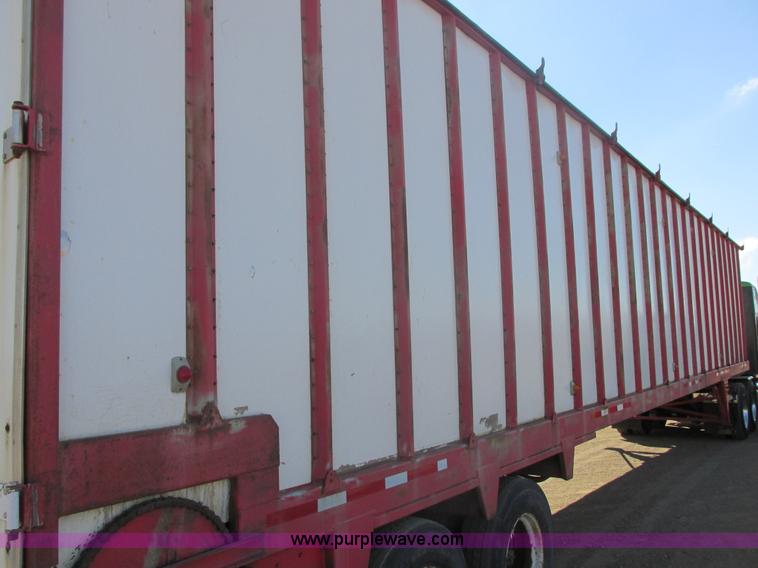 image for item E5442 1976 Bobcat 52' live bottom trailer