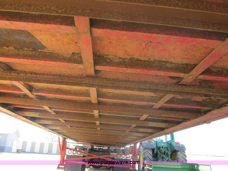 image for item E5442 1976 Bobcat 52' live bottom trailer