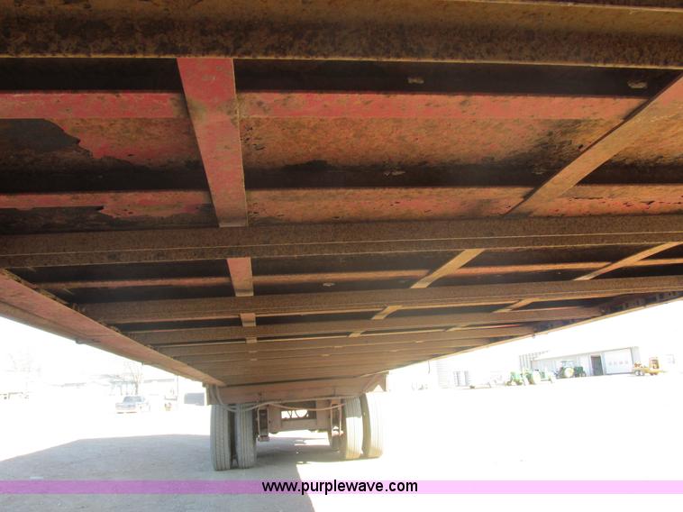 image for item E5442 1976 Bobcat 52' live bottom trailer