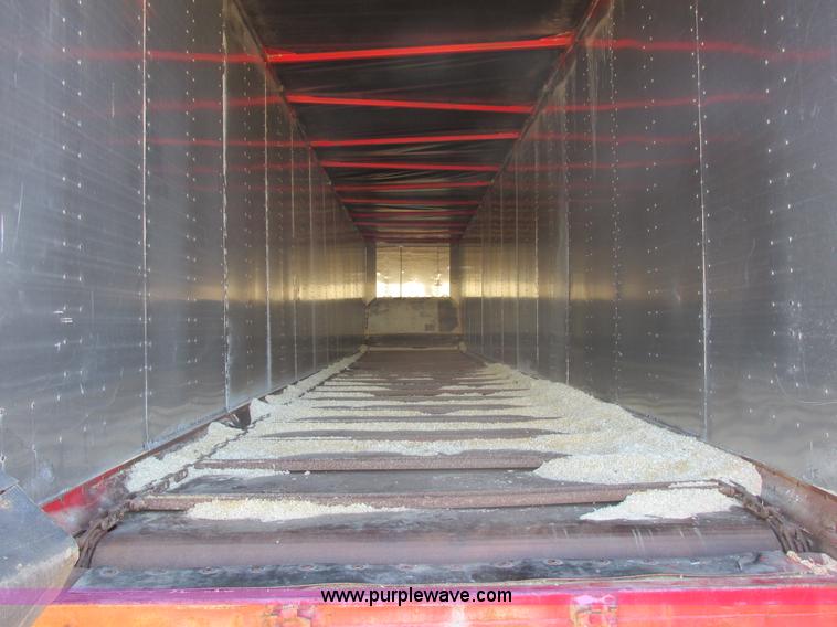 image for item E5442 1976 Bobcat 52' live bottom trailer