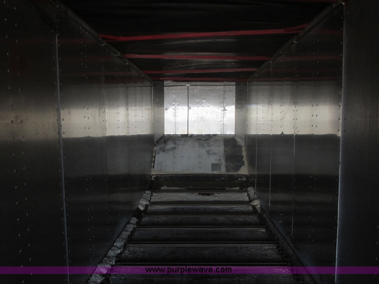 image for item E5442 1976 Bobcat 52' live bottom trailer