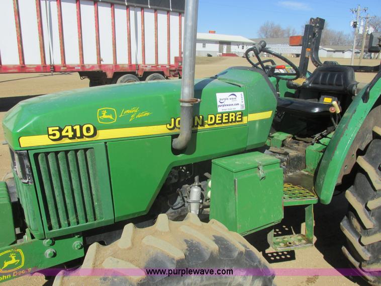 image for item E5444 2001 John Deere 5410 MFWD tractor