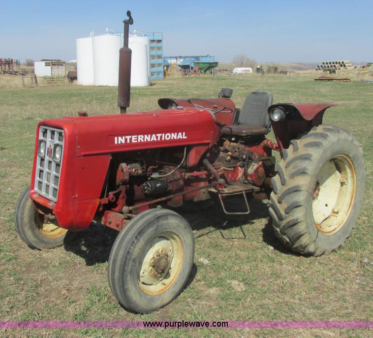 image for item E5474 International 354 tractor